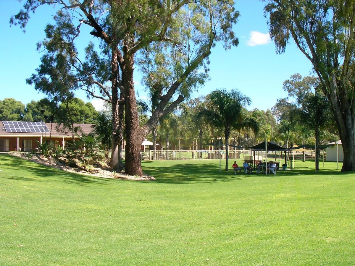 Tocumwal Golf Resort Exterior foto