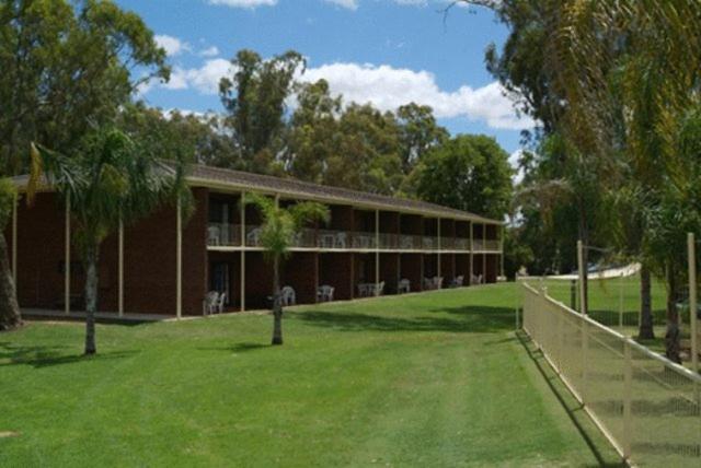 Tocumwal Golf Resort Exterior foto