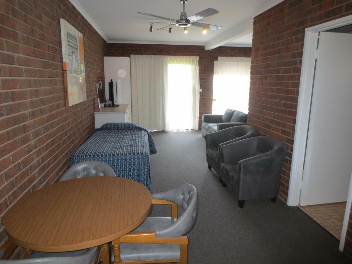 Tocumwal Golf Resort Exterior foto